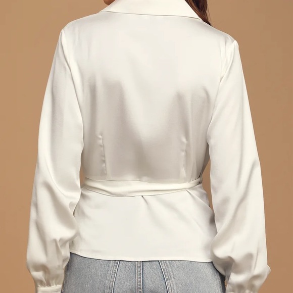 Lulus Boss Mode White Satin Long Sleeve Wrap Top, NWT, Size medium 🌷 - Picture 5 of 13